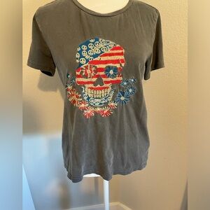 Lucky Brand ladies T-Shirt American skull flag peace daisy embroidered Size - S